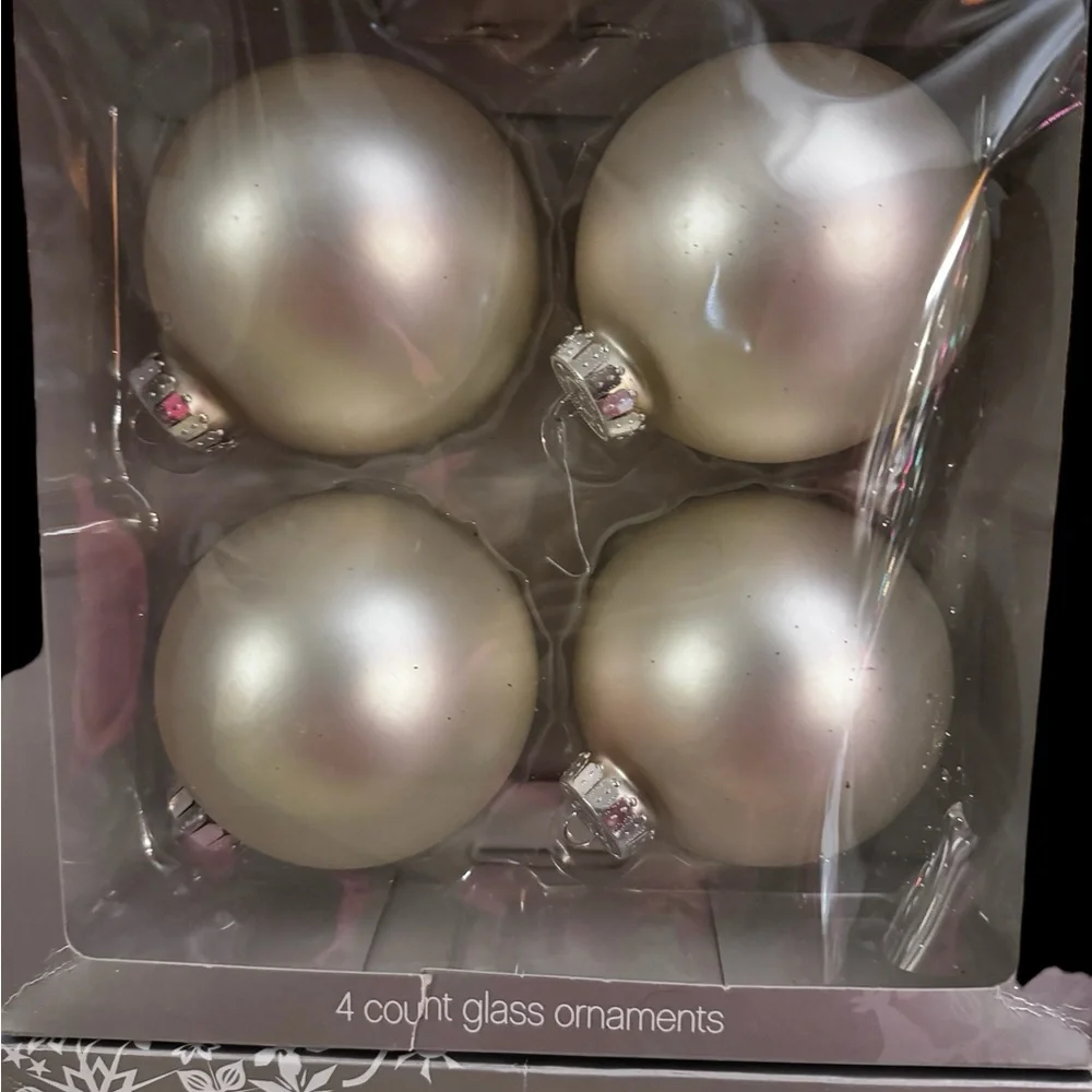Christmas ornaments TARGET 2006 WHITE GLITTER SNOWFLAKE Glass 2 Boxes
